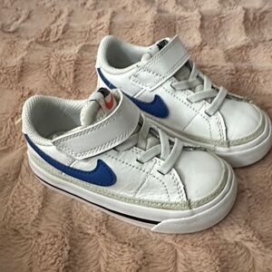 Nike Kids White Sneakers with Blue Accents